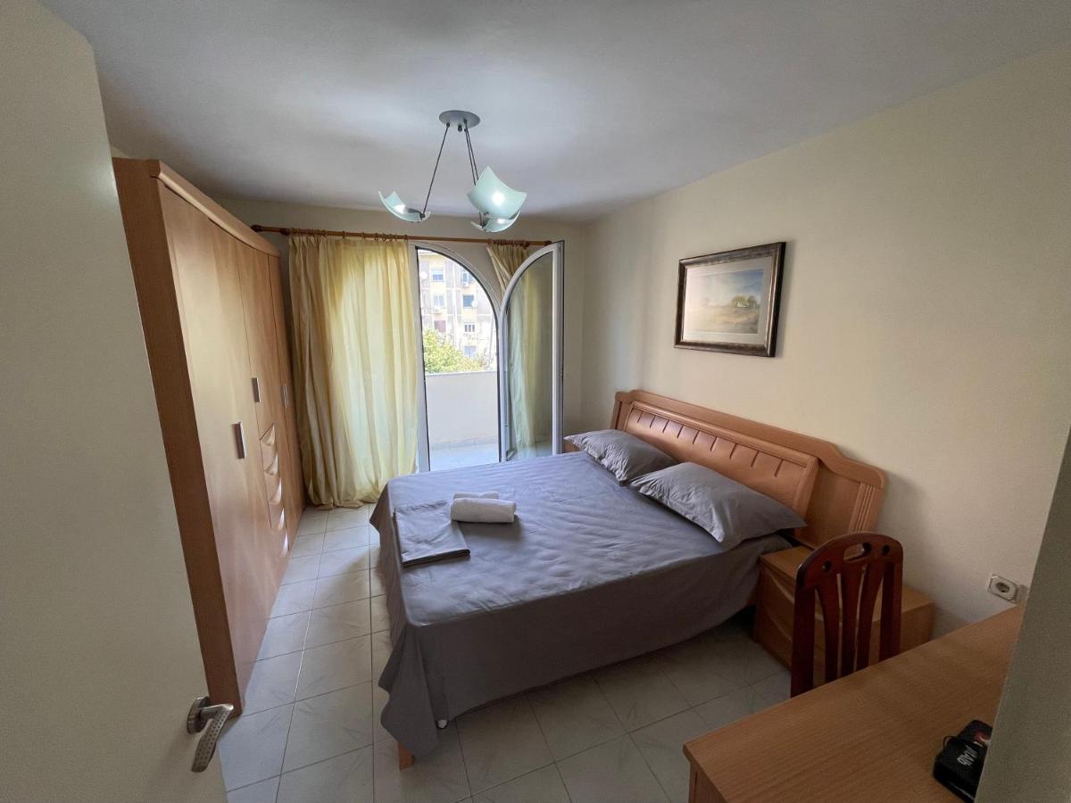 Tirana Flora Center Apartment Bagian luar foto