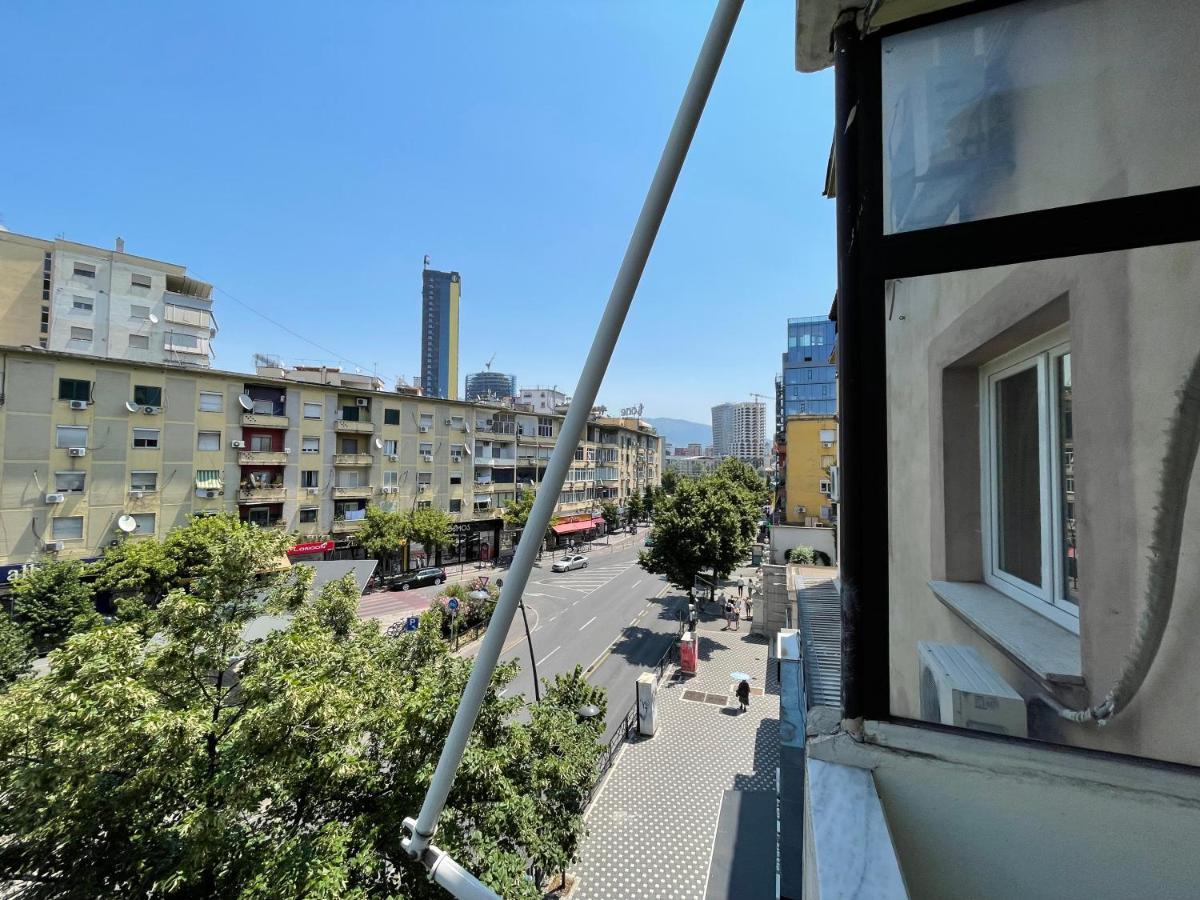 Tirana Flora Center Apartment Bagian luar foto
